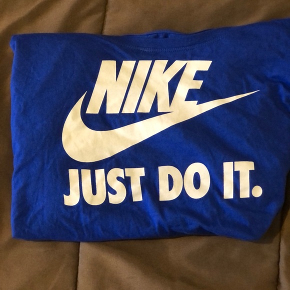 Nike t shirt - Picture 1 of 3